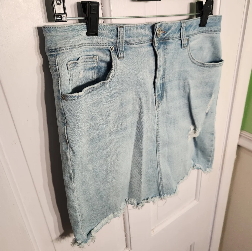 YMI Distressed Denim Skirt Size 9 - Picture 3 of 6